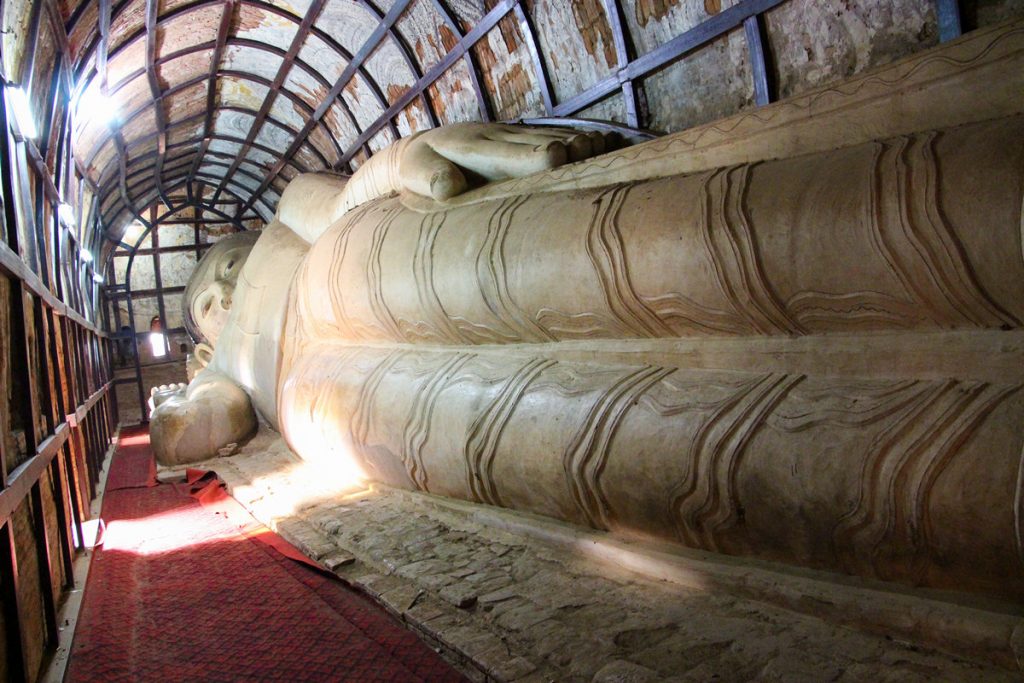 Liegender Buddha bei der Shwesandaw Pagode