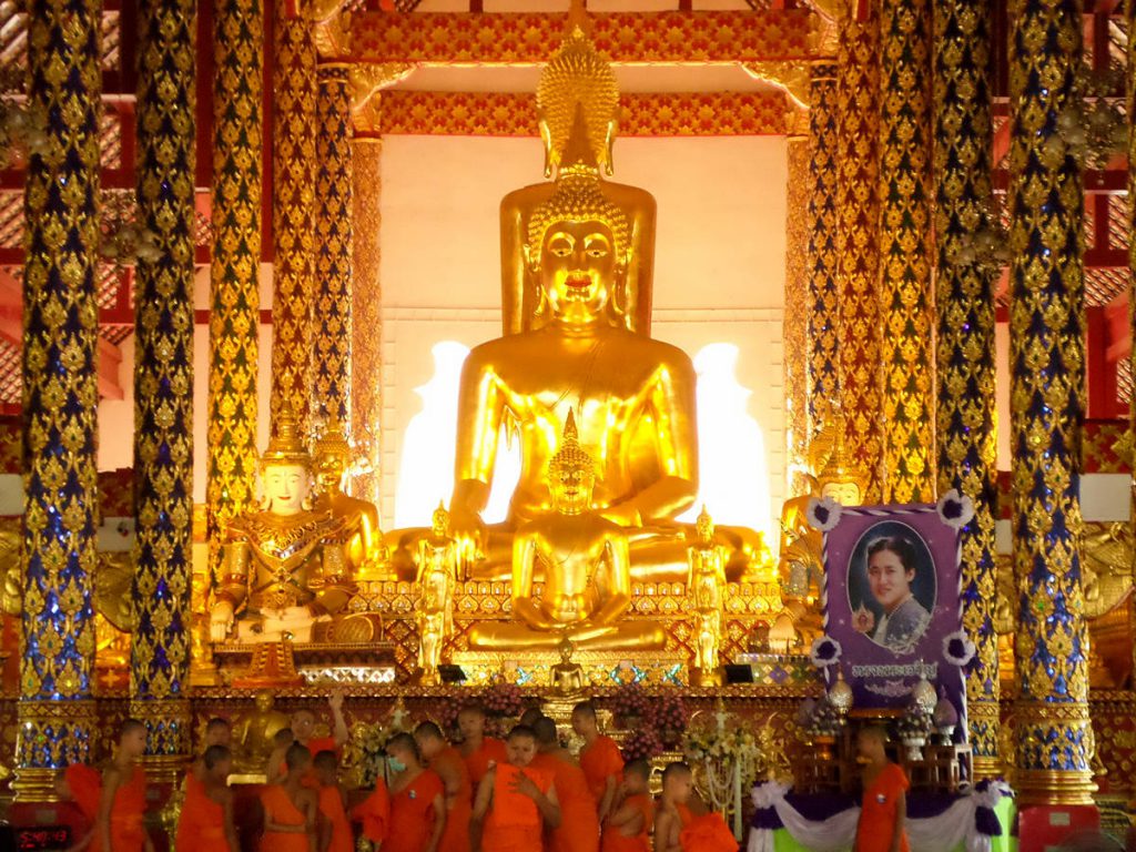 Goldener Buddha im Wat Suan Dok