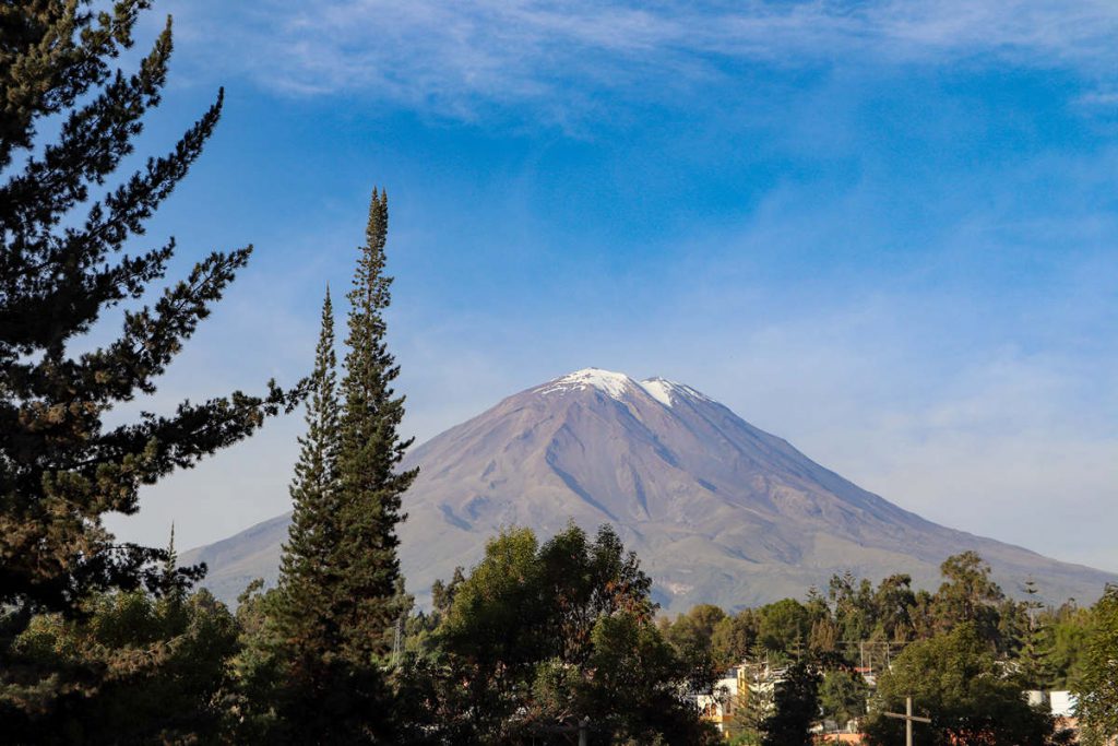 Vulkan Misti vom Mirador Del Puente Grau in Arequipa