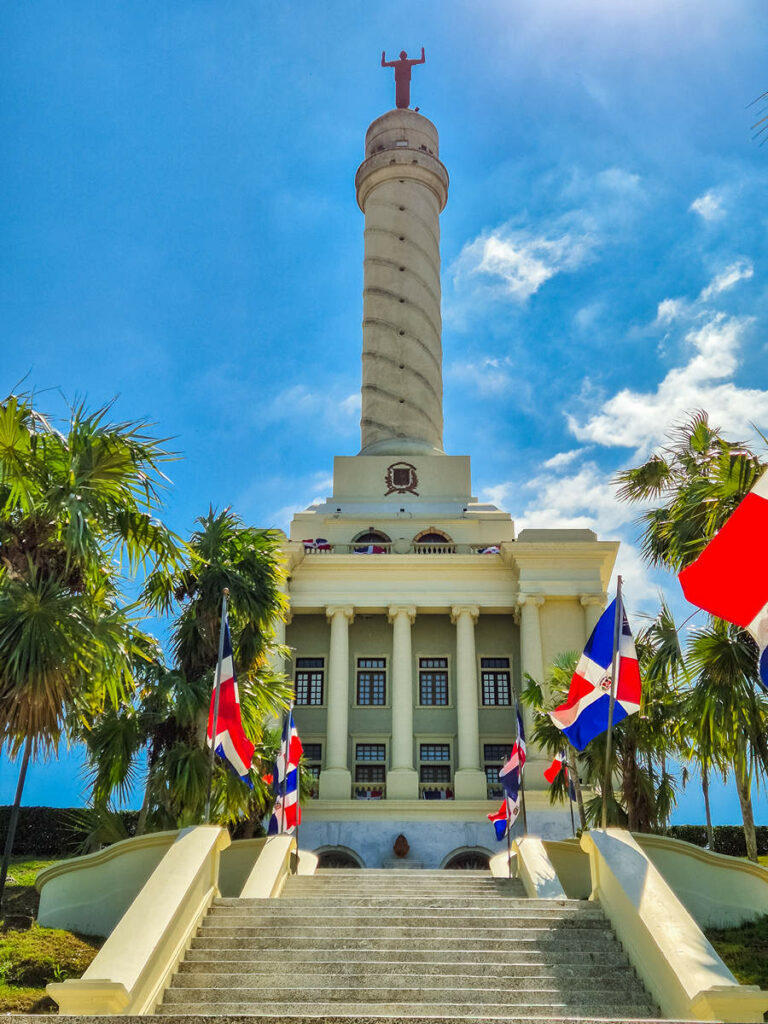 Monumento a los Héroes de la Restauración