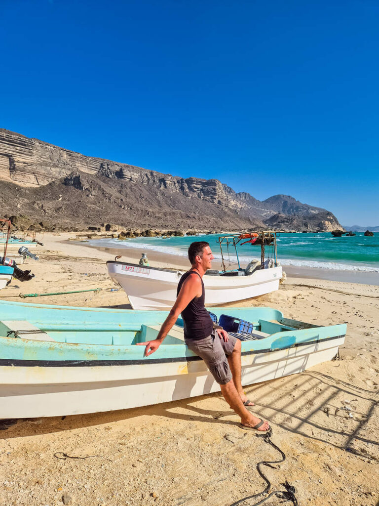 Boote auf dem Fazayah Beach