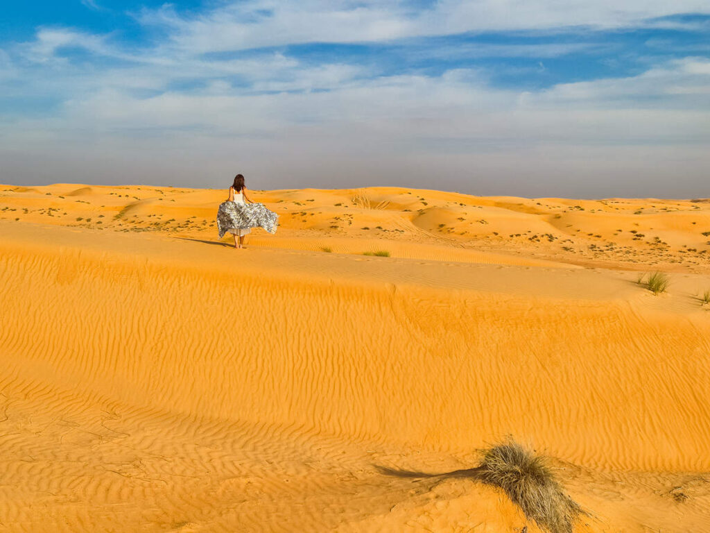 In der Wahiba Sands Wüste auf einer Düne